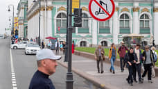 Парковочные места создадут на Дворцовой набережной и уберут с одноименной площади