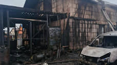 Взрослый и двое детей погибли при пожаре в частном доме в поселке Гостилицы