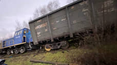 Тепловоз сошел с рельсов на железнодорожной станции Волховстрой-1 в Ленобласти