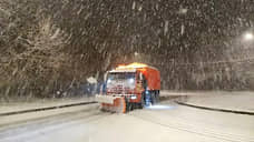 Более 600 единиц техники вышли на уборку последствий первого снегопада в Петербурге