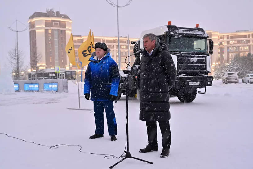 Церемония передачи в опытную эксплуатацию тягача БАЗ S34A10