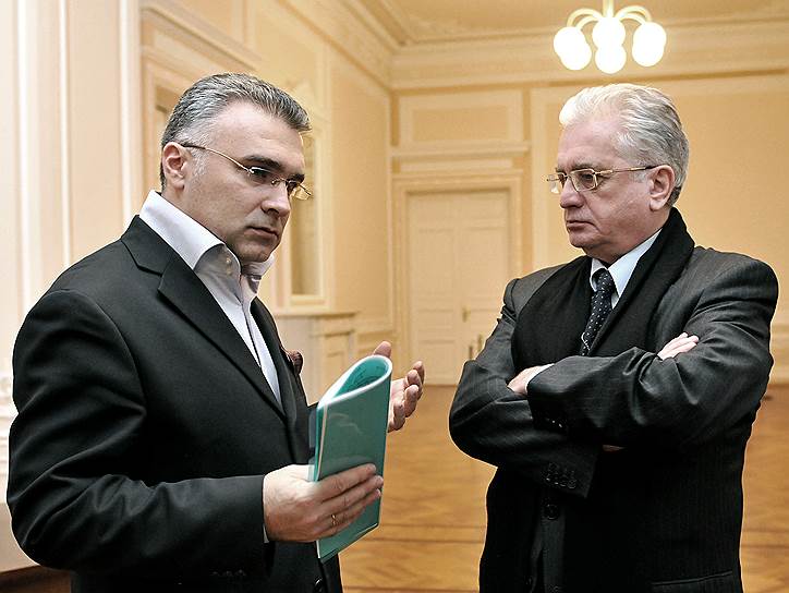 Март 2009. Председатель комитета по культуре Администрации Санкт-Петербурга Антон Губанков и директор Государственного Эрмитажа Михаил Пиотровский, во время проведения культурно-просветительской программы «Эрмитажная среда»
