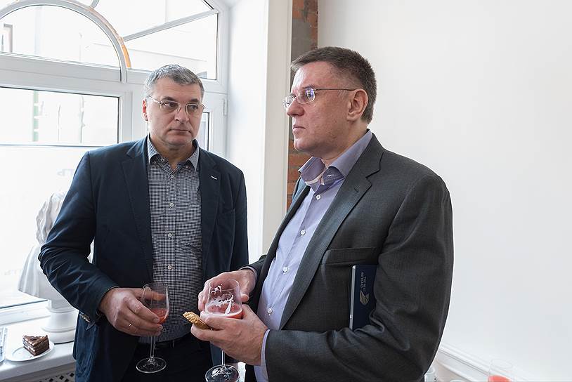 (Слева направо) Олег Бичурин, заместитель генерального директора и Сергей Ильченко, генеральный директор инвестиционной компании «ВЭБ Финанс»
