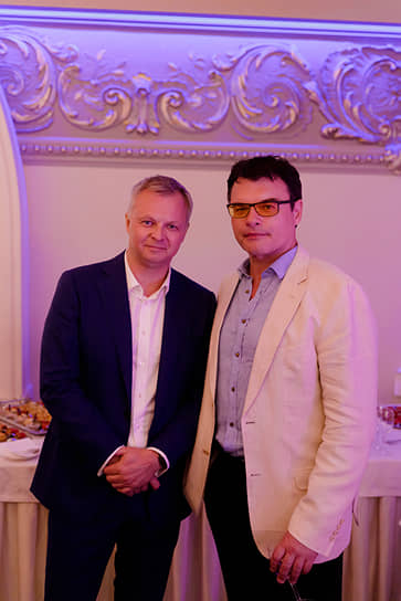 Генеральный директор ИД «Коммерсантъ» в Санкт-Петербурге Максим Ефимов и российский актер театра и кино Евгений Дятлов