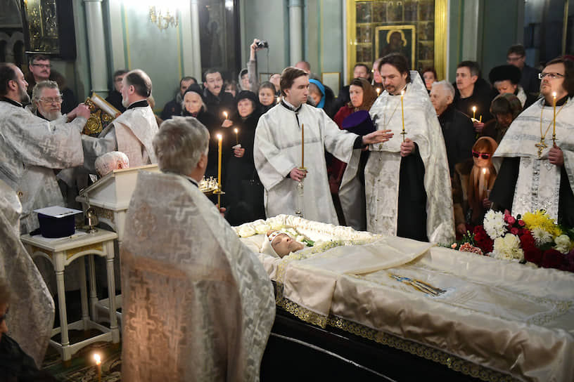 Отпевание в храме Смоленской иконы Божией Матери президента Санкт-Петербургского государственного университета (СПбГУ) Людмилы Вербицкой