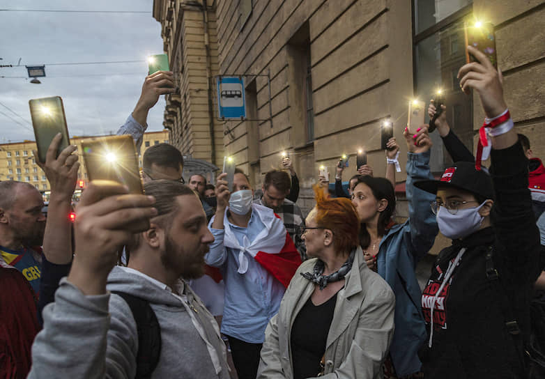 Акция солидарности с народом Республики Беларусь, протестующим против оглашенных результатов голосования на выборах президента Беларуси