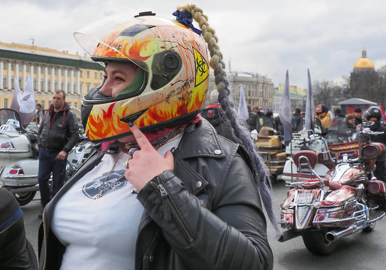 Церемония открытия мотосезона на Дворцовой площади