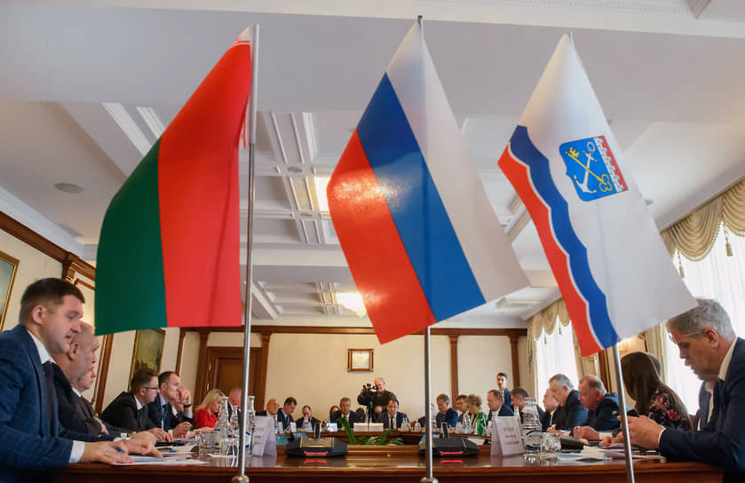 Встреча губернатора Ленинградской области Александра Дрозденко с делегацией белорусского города Могилев