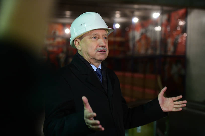 Губернатор Санкт-Петербурга Александр Беглов во время осмотра строящейся станции метро