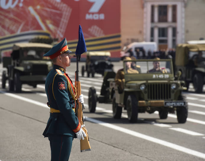 Проход военной техники