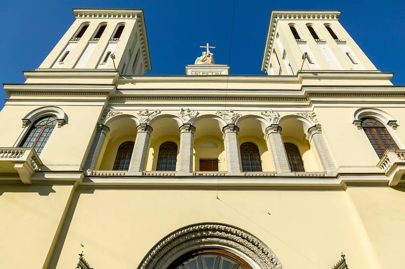Петрикирхе - лютеранская церковь св. Петра, Невский пр., 22-24 