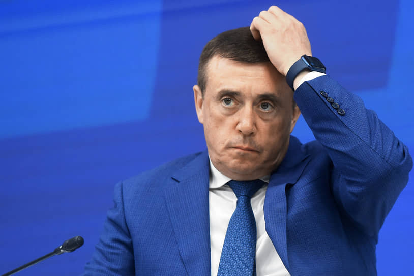Сессия «Доверие между бизнесом и государством: инвестиции в новых реалиях». Губернатор Сахалинской области Валерий Лимаренко во время сессии