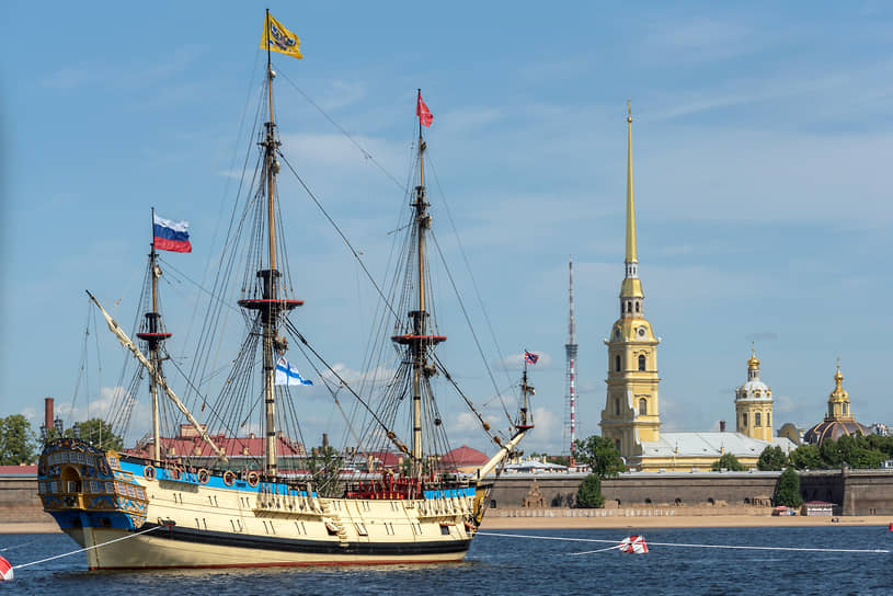 До XIX века триколор в первую очередь ассоциировался с российским флотом