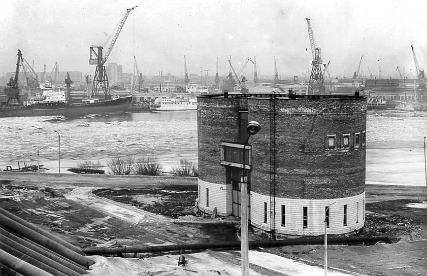 1978 г. СССР, Ленинград.
Комплекс канализационных очистных сооружений на острове Белом