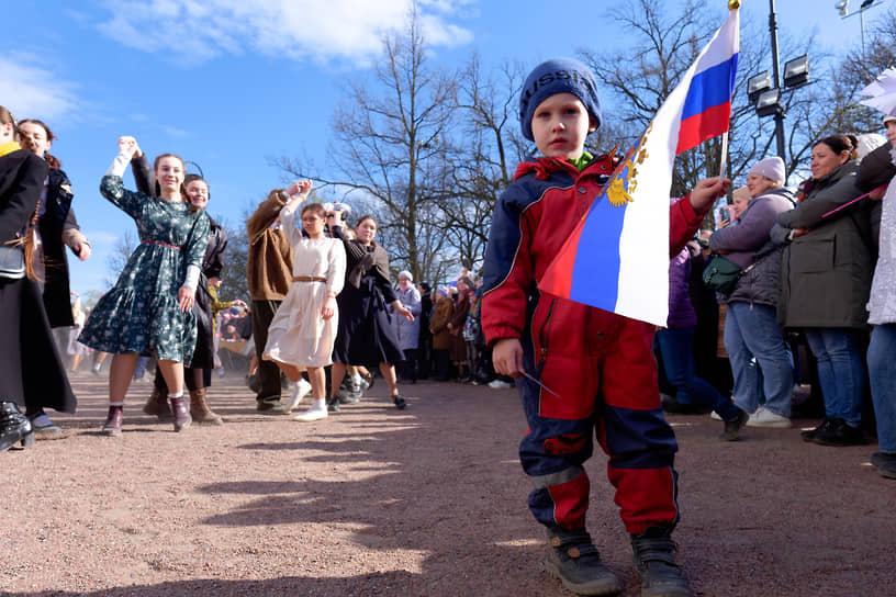 Участники реконструкции во время праздника