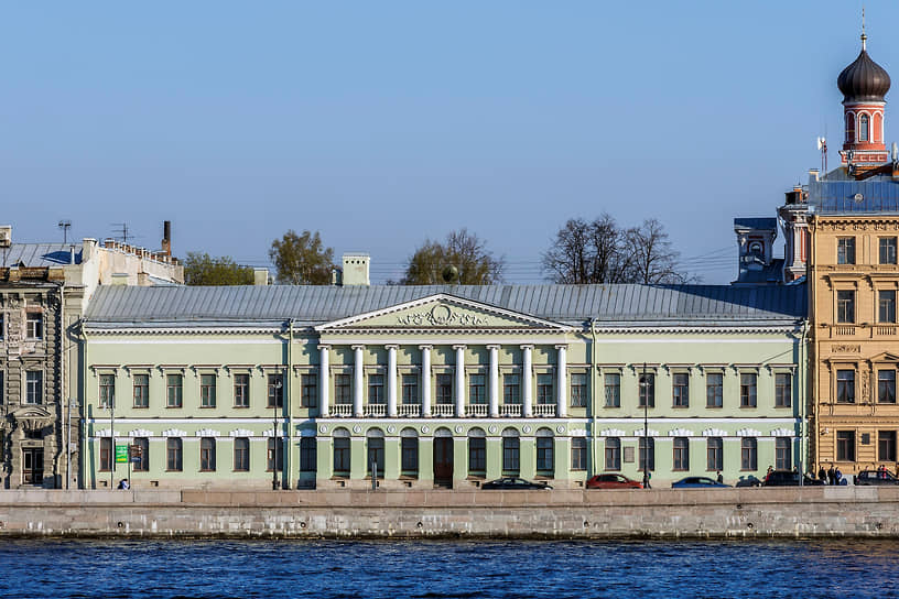 Английская набережная в Санкт-Петербурге. Коллегия иностранных дел