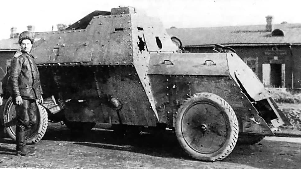 1915 год. Бронеавтомобиль «Руссо-Балт тип С» № 7 1-й автопулеметной роты, поврежденный в бою под Добржанково 12 февраля 1915 года
