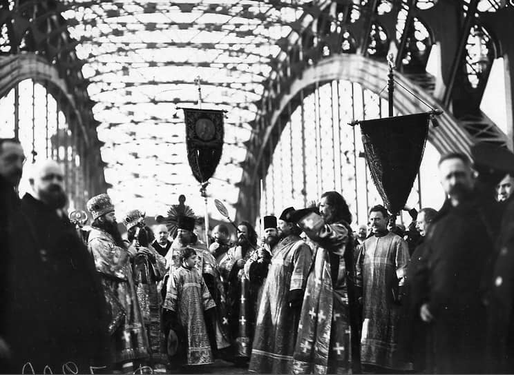 26 октября 1911 года. Молебен по случаю открытия моста