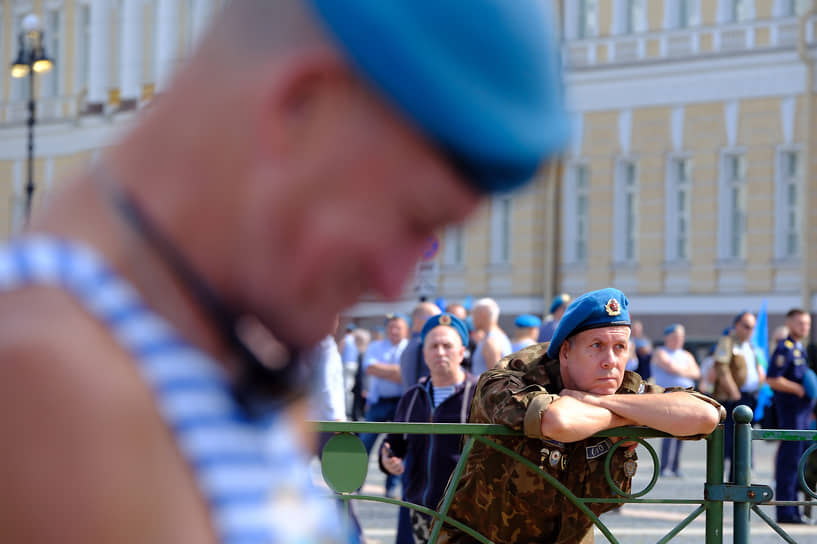 Празднование Дня ВДВ России на Дворцовой площади