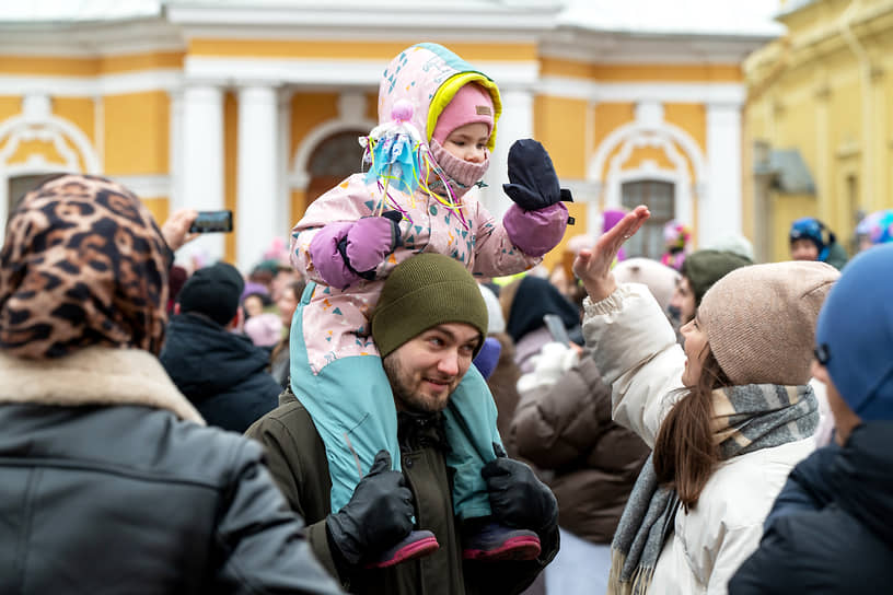 Участники во время масленичных гуляний