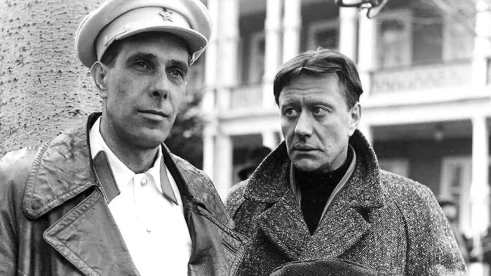 Андрей Миронов сыграл еще в одном проекте «Ленфильма» в 1984 году. В начале июня того года на большие экраны вышел «Мой друг Иван Лапшин». Алексей Герман вновь снимал картину, основываясь на повести отца. Сюжет основан на истории начальника уголовного розыска города Унчанска Ивана Лапшина (Андрей Болтнев) — на небольшом отрывке из его жизни и жизни его друзей, товарищей и знакомых. События фильма, происходящие в 1930-е годы, рассказываются от лица человека, который в то время был девятилетним мальчиком и вспоминает их много лет спустя. В 1986 году фильм получил призы на фестивале в Локарно и Роттердаме, а затем госпремию РСФСР