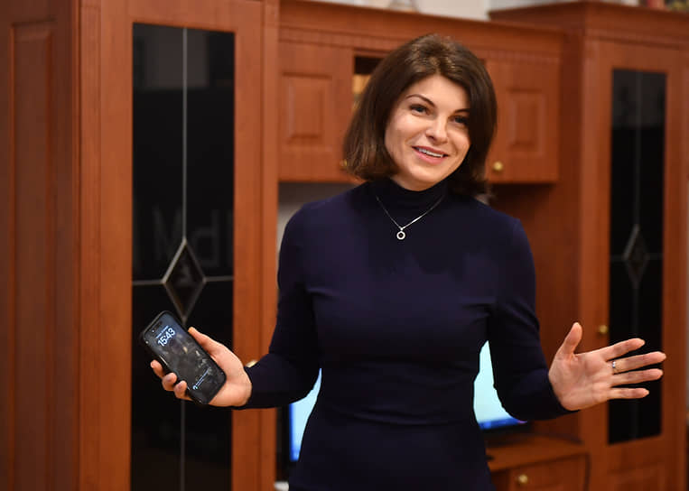 В декабре 2024 года на место Суворова пришла экс-глава службы безопасности киностудии Надежда Андрющенко. На тот момент о других кадровых перестановках не сообщалось, но в конце января 2025 года стало известно, что тогда же Федор Бондарчук покинул совет директоров киностудии, где занимал должность председателя. По его словам, решение было принято на фоне нестабильного финансового положения студии и частых смен директоров. Также в январе компания «Радмир» подала иск о банкротстве киностудии, однако теперь суд оставил заявление без движения. В картотеке арбитражных дел есть иски к от Росимущества и ООО «Градпроект» на общую сумму 2,2 млн рублей