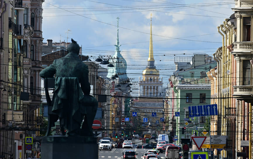 За период действия программы «Чистое небо» распространить практику переноса проводов под землю дальше Невского проспекта Смольному не удалось