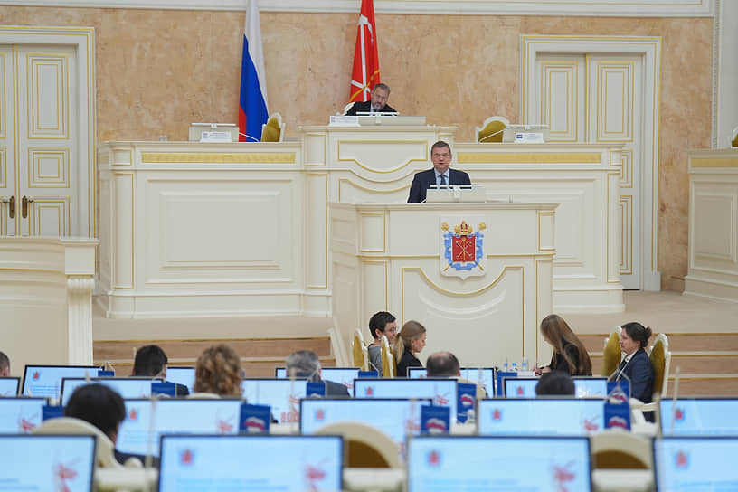 Вице-губернатор Кирилл Поляков выступил перед петербургским парламентом с докладом о развитии МСП
