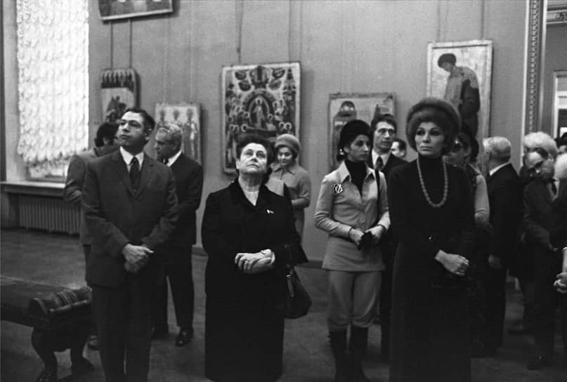 1970 год. Иранская императрица Фарах Пехлеви в Русском музее
