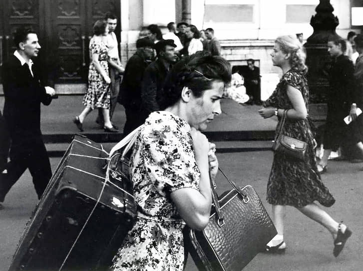 1955 год. Ленинград. У Московского вокзала