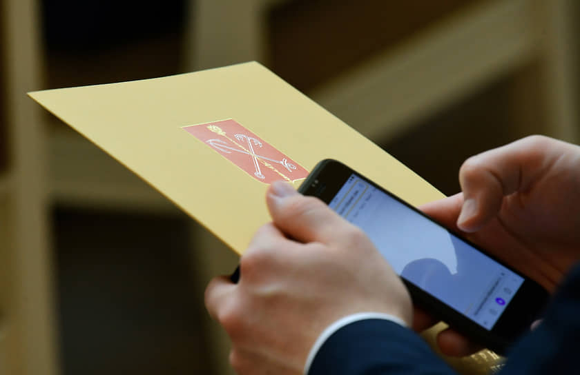 Проблемы с доступом в интернет со смартфонов начали появляться у пользователей Петербурга уже в среду, 7 мая