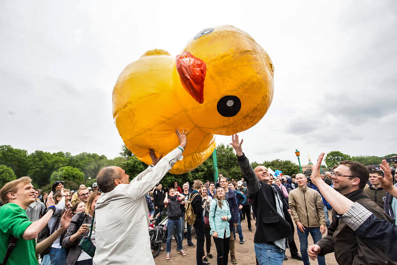 12 июня 2017 года. Санкт-Петербург. Митинг против коррупции на Марсовом поле