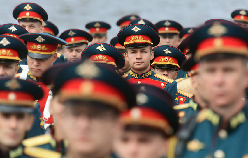 Товарищи в Вооруженных Силах современной России