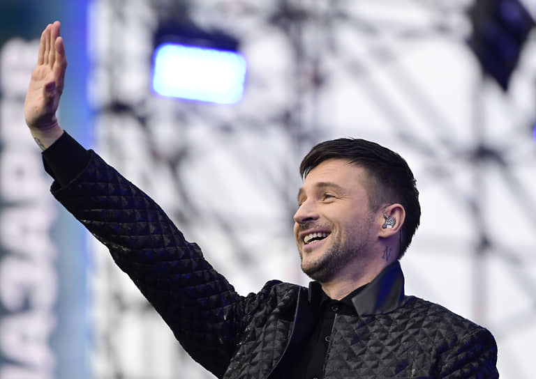 Певец Сергей Лазарев во время выступления на фестивале
