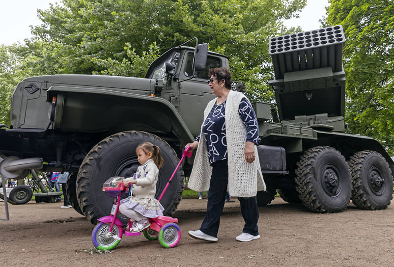 Культурно-исторический фестиваль «За Россию и российское благочестие» в Сампсониевском саду