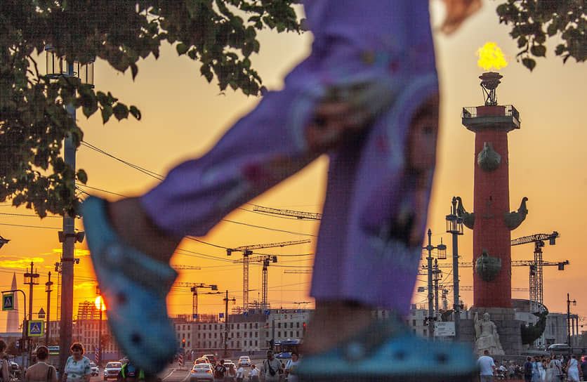 Ростральная колонна на Стрелке Васильевского острова