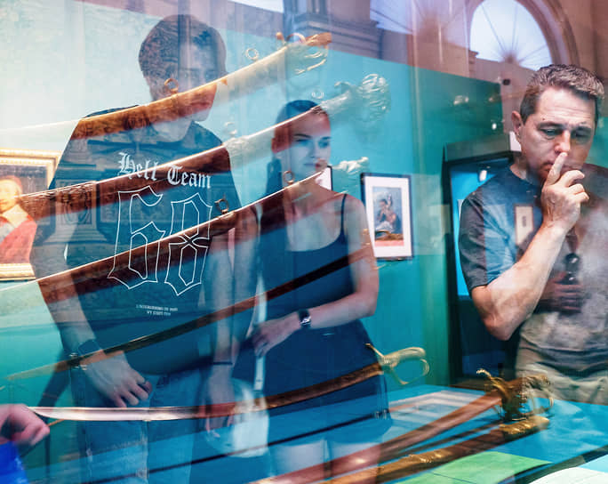 Выставка «К барьеру! Поединки и дуэли от Ахилла до Лифаря» в Николаевском зале Государственного Эрмитажа