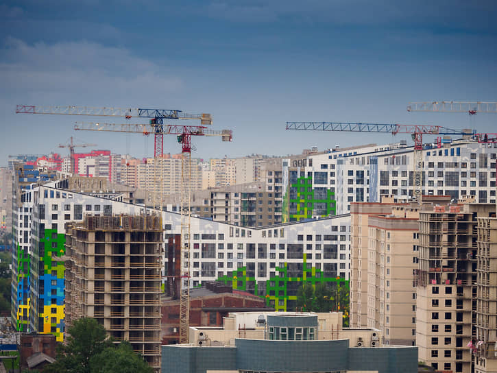 По прогнозам IBC Real Estate, объем инвестиций в недвижимость 2025 году составит 550–600 млрд рублей в целом по России, из которых 90–100 млрд рублей придется на Петербург