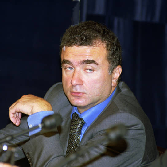 Михаил Михайлович Мирилашвили — вице-президент петербургского отделения Российского еврейского конгресса, председатель совета директоров ООО «Русское видео — 11 канал»
