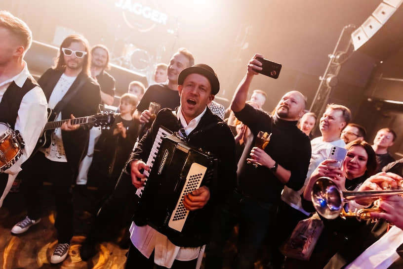 Группа Acid Hasid