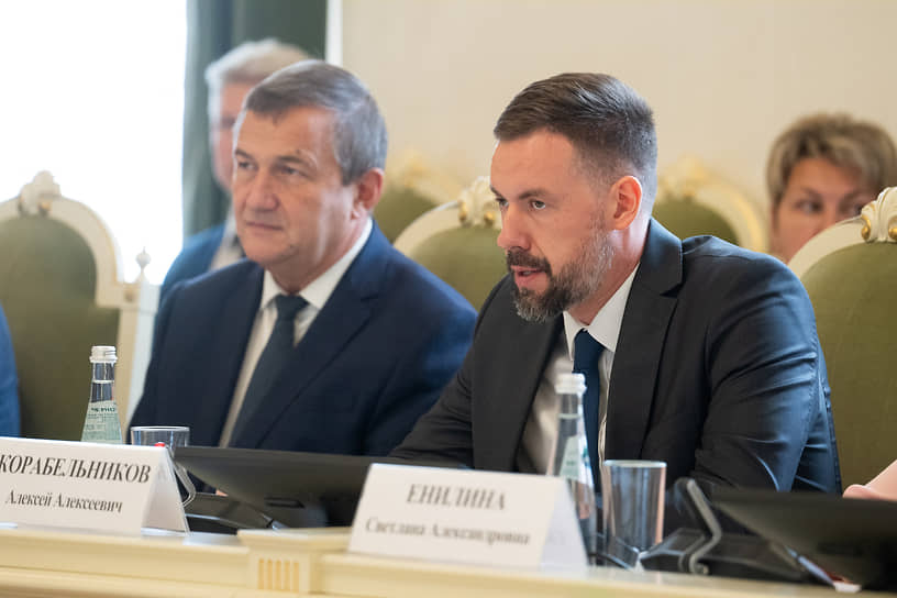 Вице-губернатор Алексей Корабельников во время «нулевых чтений» проекта бюджета Санкт-Петербурга на ближайшие три года