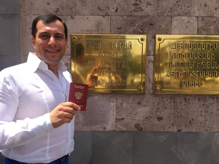 Июль 2018 года. Борис Авакян во время отказа от Российского гражданства