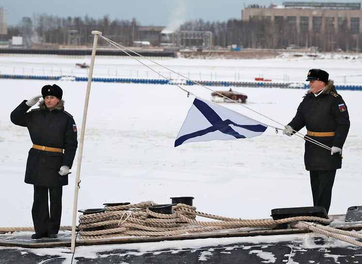 Церемония подъема военно-морских флагов на атомных подводных крейсерах «Император Александр III» и «Красноярск» на территории АО «ПО “Севмаш”», Архангельская область, Северодвинск, декабрь 2023 года