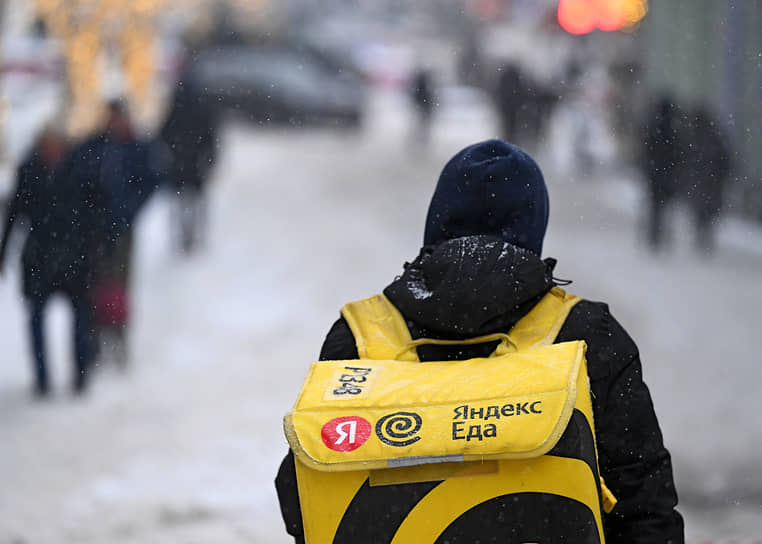 1 октября Красносельский райсуд рассмотрел иск и принял решение, что платить будет именно нарушивший правила курьер