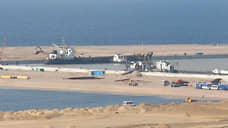 Шаланды, полные песка