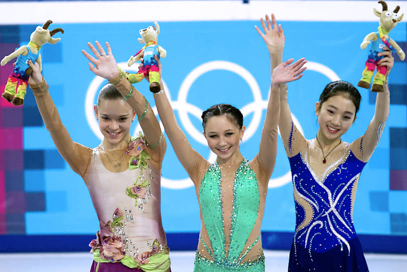 В 2012 году Лиза выиграла золото на I зимних юношеских Олимпийских играх, опередив другую российскую фигуристку, Аделину Сотникову
