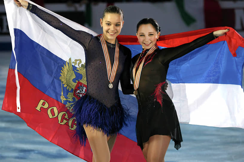 Сотникова была одной из главных соперниц Лизы на внутренних и международных стартах. Они делили места сначала на юниорских соревнования, а затем и на взрослых. В сезоне 2012/2013 Елизавета Туктамышева впервые выиграла чемпионат России, Сотникова стала лишь третьей. Фигуристки отобрались на чемпионат Европы: в этот раз Туктамышева забрала бронзу — на пять баллов ее опередила Аделина Сотникова. Девушек называли главными претендентками на предстоящую Олимпиаду в Сочи
