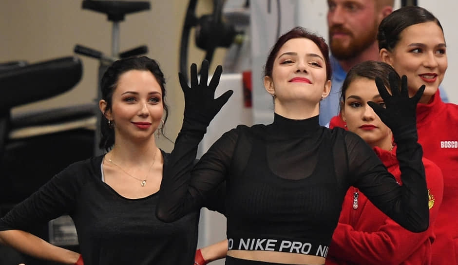 Шанс отобраться на чемпионат мира у фигуристки оставался: Федерация фигурного катания России выбирала между Туктамышевой и Медведевой. Последнюю путевку на ЧМ-2019 разыграли на финале Кубка России в Великом Новгороде, в котором обычно топовые спортсмены не участвуют. Соревнования выиграла Евгения Медведева, Елизавета стала второй: болельщики и профессионалы спорили о честности и справедливости такой расстановки. «Внутри меня все еще жила маленькая девочка, которая наивно верила. Вы ее убили. Но я боец и еще вернусь»,— написала фигуристка после публикации состава сборной на мир
