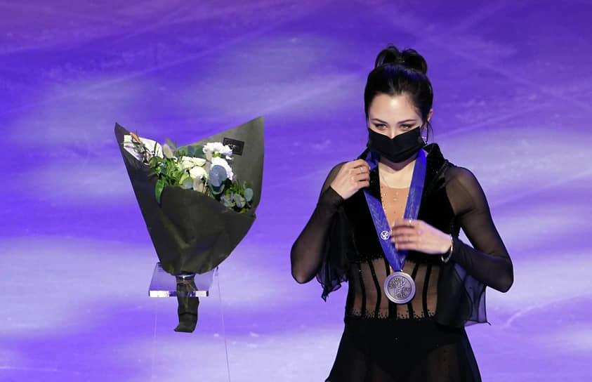 На чемпионате мира-2019, спустя шесть лет после победы в 2015 году, Елизавета Туктамышева вновь стояла на пьедестале. Она выиграла серебряную медаль, опередив Александру Трусову. «До сих пор не могу поверить, все как во сне (в хорошем сне)!! Хочу посвятить эту победу всем женщинам в фигурном катании. Мы можем все! Никогда не сдавайтесь, идите своей дорогой, чтобы прийти в нужное время на нужное место!» — написала фигуристка в Instagram (принадлежит Meta, которая признана в РФ экстремистской и запрещена) после своей личной победы 
