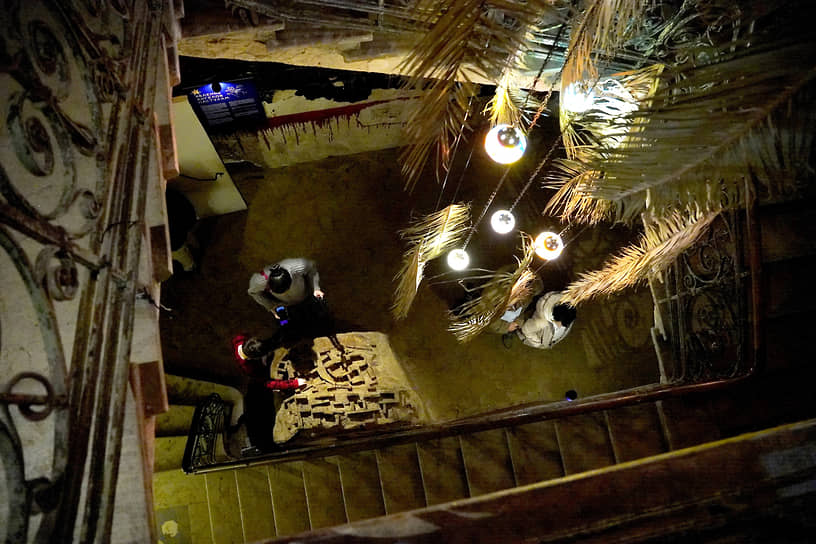 Посетители на выставке